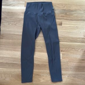Born primitive gray ribbed legging